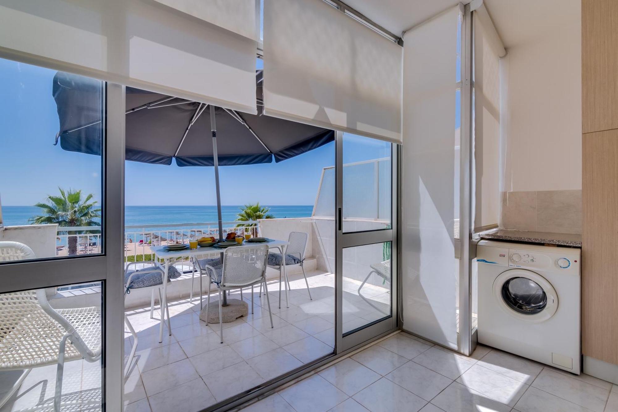 Al - Oceano T2 Frente Mar Quarteira Apartment Exterior photo